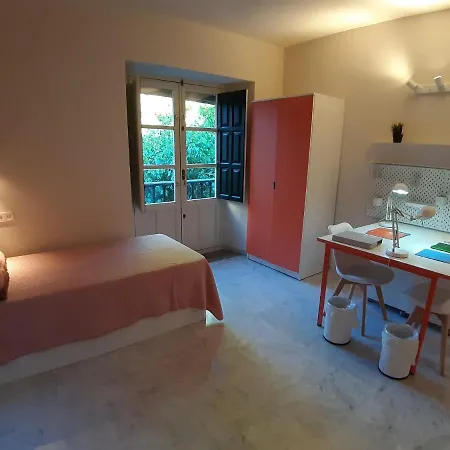 Hotel Loopinn Granada
