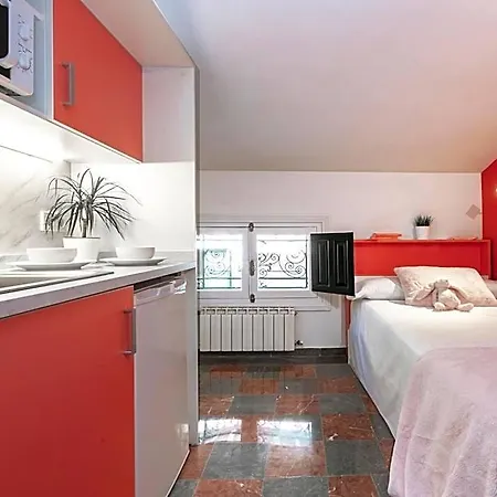 Hotel Loopinn Granada