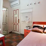Loopinn Szálloda Granada